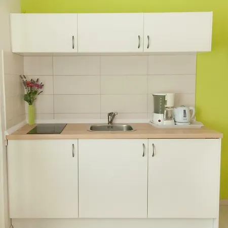 Nadia Apartman